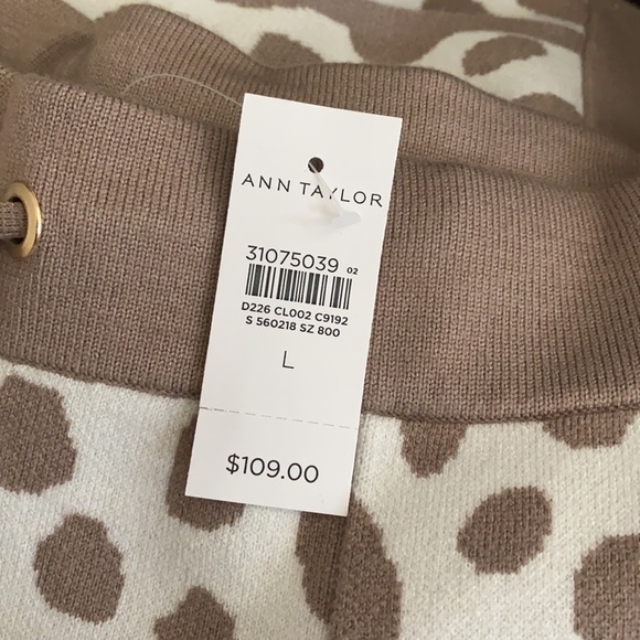 Ann Taylor The Leopard Print Sweater Jogger Pant - Picture 4 of 4